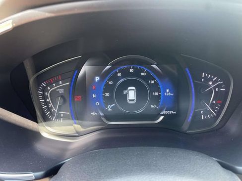 Used 2019 Hyundai Santa Fe FWD image 19