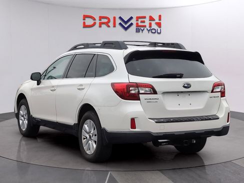 Used 2016 Subaru Outback 2.5i Premium image 3