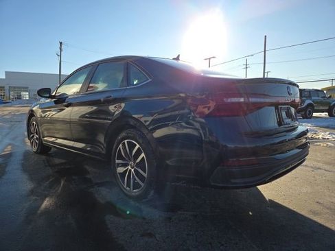 Used 2025 Volkswagen Jetta SE image 5