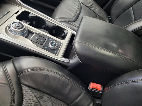 Used 2020 Ford Explorer Platinum w/ Premium Technology Package AWD/4WD image 26
