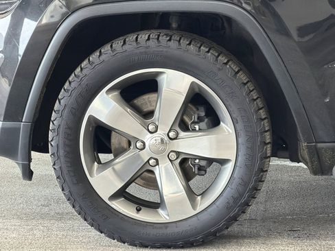 Used 2015 Jeep Grand Cherokee Limited w/ Trailer Tow Group IV image 24