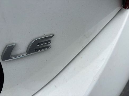 Used 2015 Toyota Corolla LE FWD image 19
