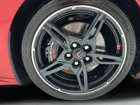 Used 2024 Chevrolet Corvette Stingray Preferred Cpe w/ Z51 Performance Package RWD image 8