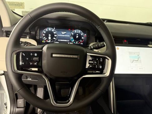 New 2025 Land Rover Discovery Sport S image 17