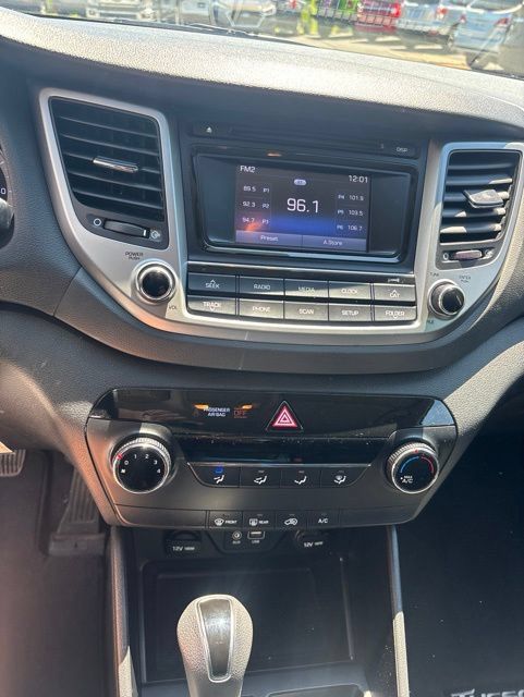 Used 2017 Hyundai Tucson SE w/ SE Popular Package 02 AWD/4WD image 16