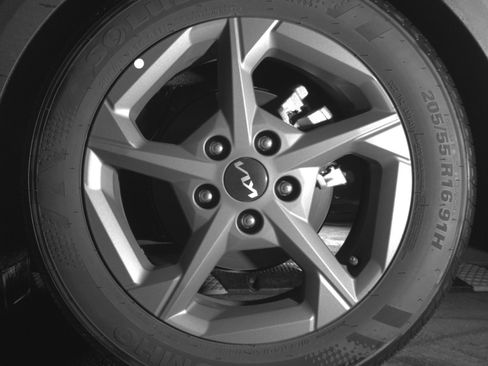 Used 2025 Kia K4 LXS image 13