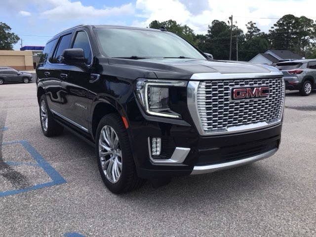 Used 2024 GMC Yukon Denali w/ LPO, Floor Liner Package AWD/4WD image 9
