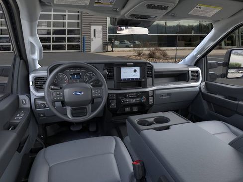 New 2026 Ford F250 XL w/ XL Chrome Package image 9