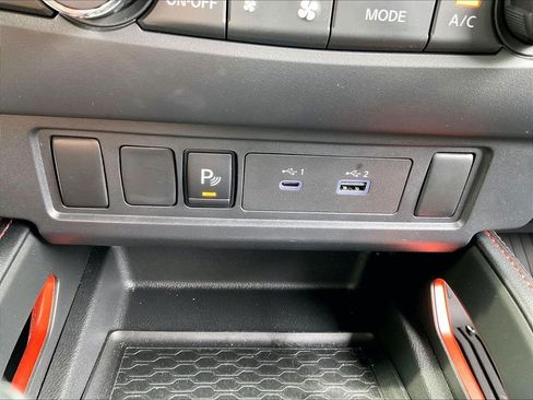 Used 2024 Nissan Frontier PRO-4X w/ Technology Package AWD/4WD image 12