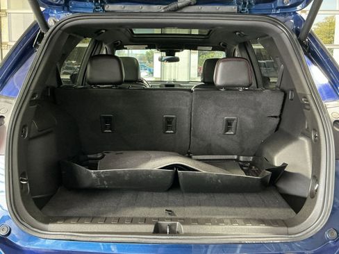 Used 2022 Chevrolet Equinox RS w/ RS Leather Package AWD/4WD image 25