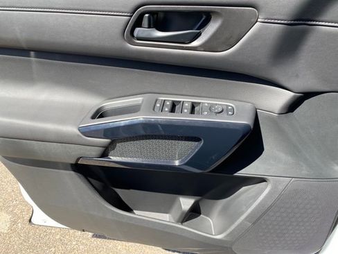 New 2026 Nissan Pathfinder SV image 13