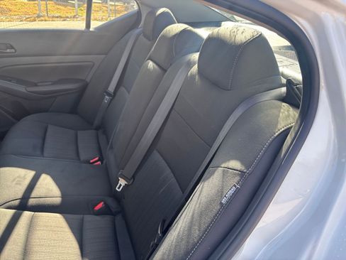 Used 2025 Nissan Altima 2.5 SV image 36