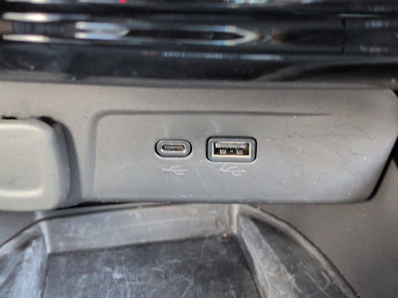 Used 2025 Chevrolet Trax RS w/ Sunroof Package FWD image 22
