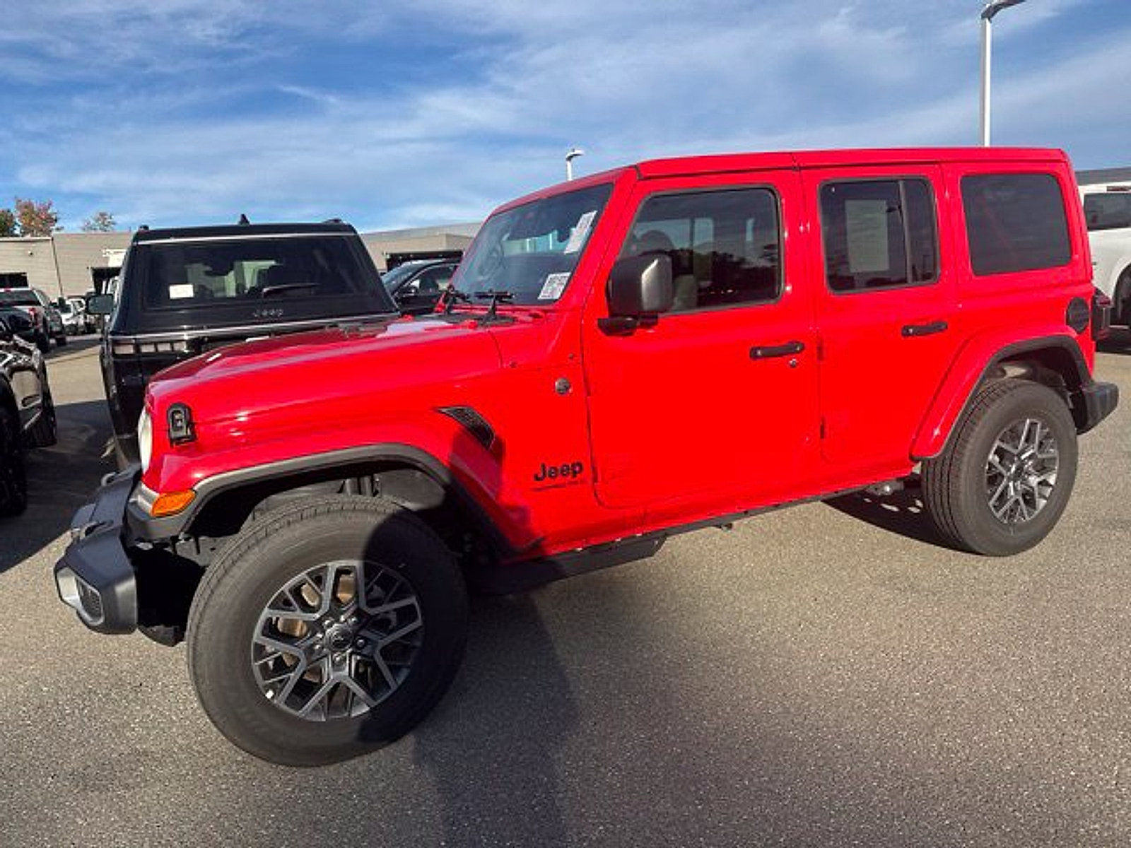 Used 2026 Jeep Wrangler Unlimited Sahara AWD/4WD image 3