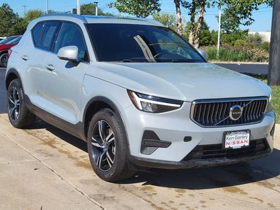 Used 2024 Volvo XC40 B5 Core