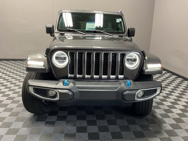 Used 2022 Jeep Wrangler Unlimited Sahara w/ Cold Weather Group AWD/4WD image 4