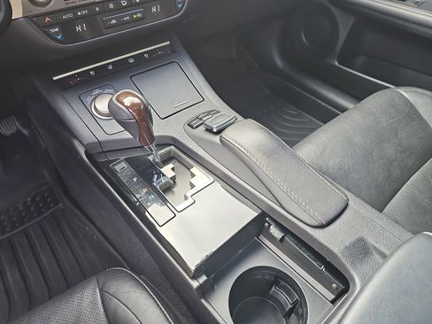 Used 2015 Lexus ES 350 w/ Luxury Package image 26