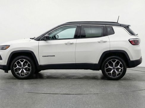 Used 2025 Jeep Compass Limited image 5