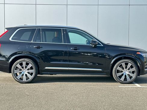 Used 2023 Volvo XC90 B6 Ultimate w/ Lounge Package image 6