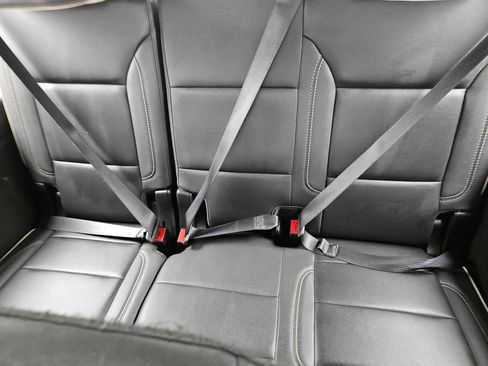 Used 2023 GMC Yukon SLT image 19