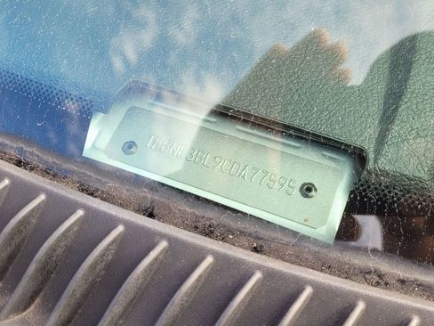 Used 2012 Ford E-350 and Econoline 350 XLT image 7