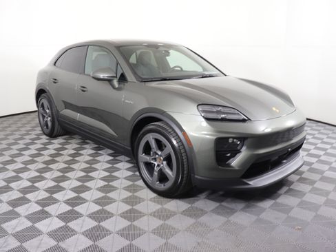 Used 2025 Porsche Macan Electric image 7