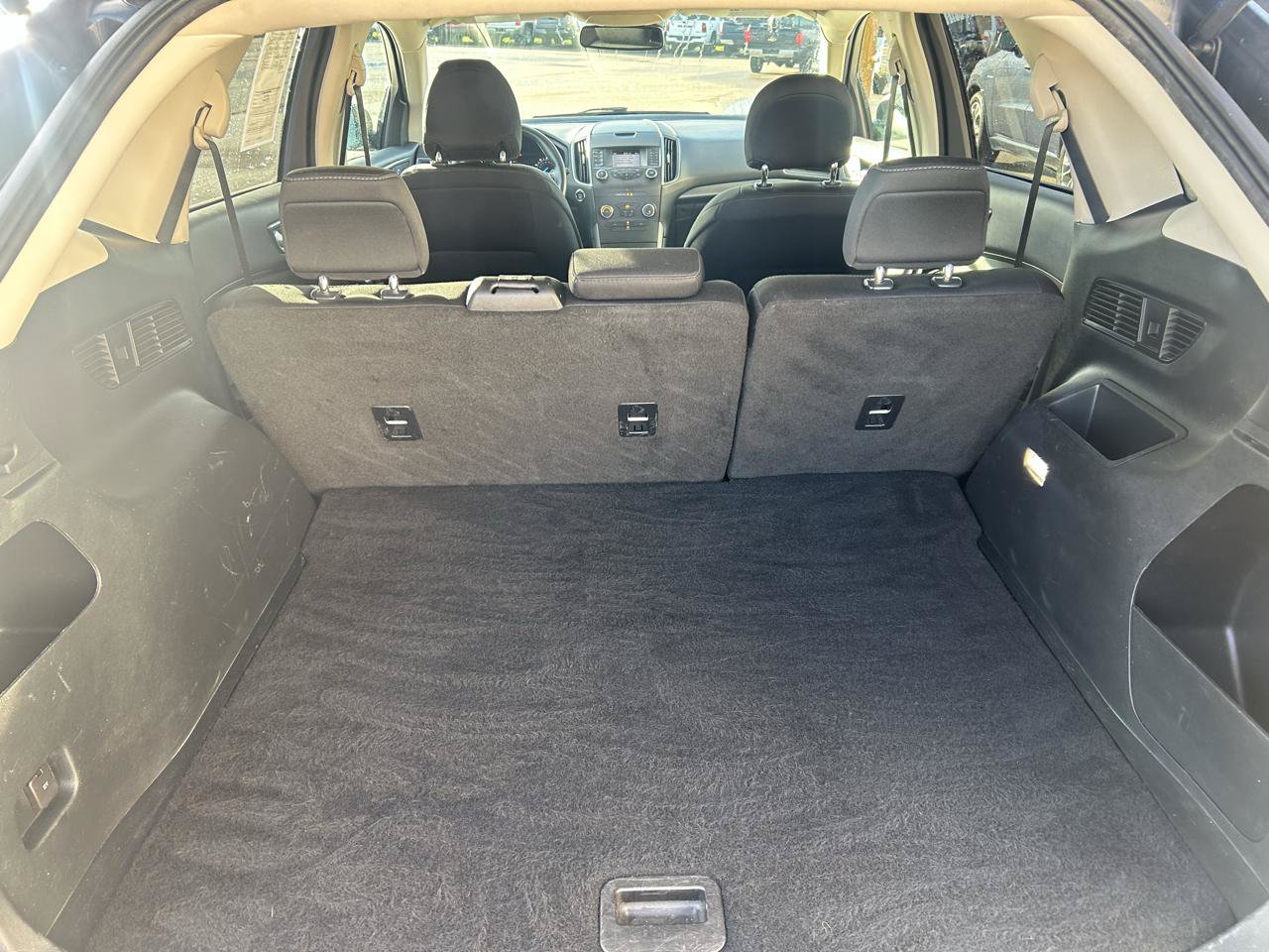 Used 2019 Ford Edge SE FWD image 17