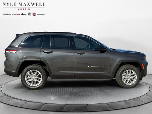 New 2025 Jeep Grand Cherokee Laredo X w/ Luxury Tech Group I image 18