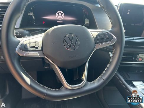Used 2025 Volkswagen Atlas Cross Sport SE AWD/4WD image 9