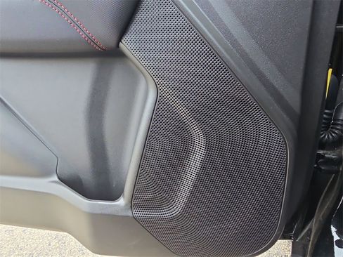 Used 2024 Chevrolet Colorado Z71 w/ Z71 Convenience Package 2 image 25