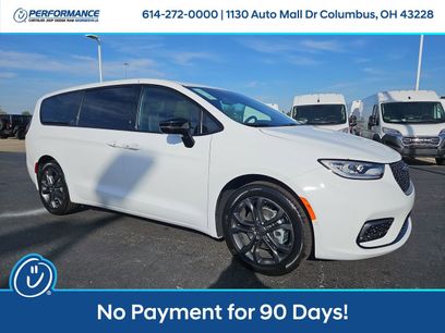 New 2026 Chrysler Pacifica Select