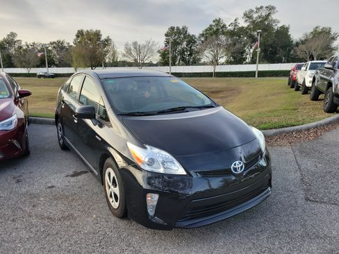 Used 2014 Toyota Prius Three image 8