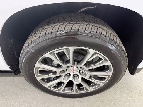 New 2026 GMC Yukon Denali image 4