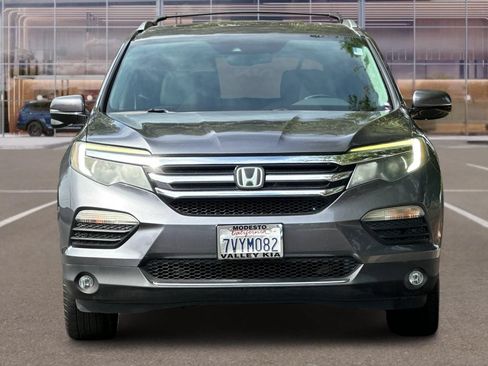 Used 2017 Honda Pilot Touring image 6