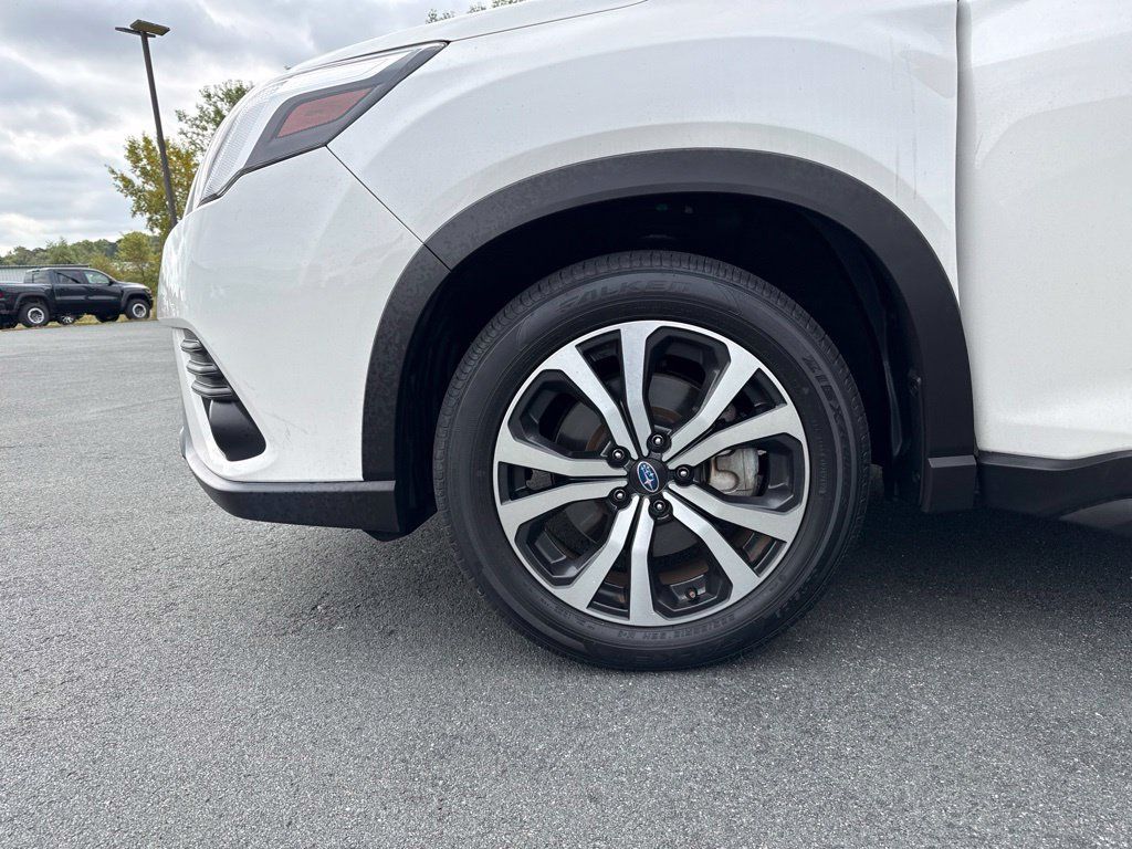 Used 2024 Subaru Forester Limited AWD/4WD image 23