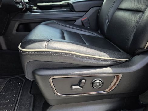 Used 2023 RAM 1500 Limited w/ Body Color Bumper Group AWD/4WD image 19