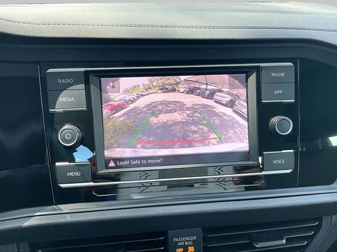 Used 2023 Volkswagen Jetta SE FWD image 27