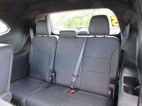 Used 2025 Buick Enclave Preferred image 31