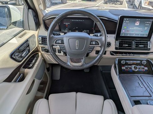 Certified 2021 Lincoln Navigator Reserve AWD/4WD image 18