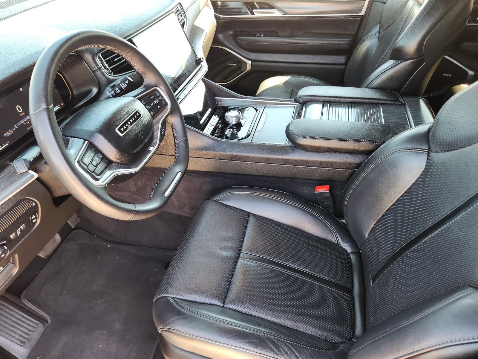 Used 2024 Jeep Wagoneer L Series II w/ Flexible Seating Group AWD/4WD image 13