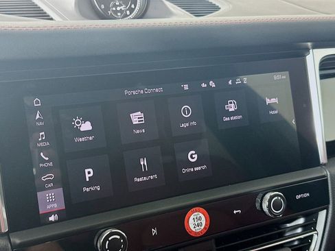 Certified 2026 Porsche Macan AWD/4WD image 15
