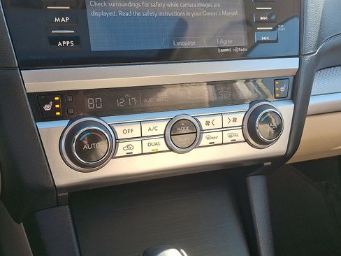 Used 2017 Subaru Outback 2.5i Premium image 16