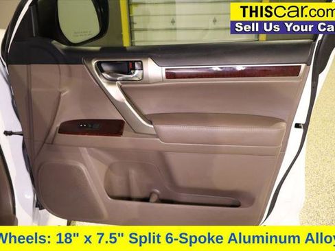 Used 2017 Lexus GX 460 image 32