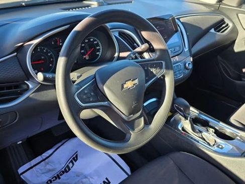 Used 2022 Chevrolet Malibu LT image 15