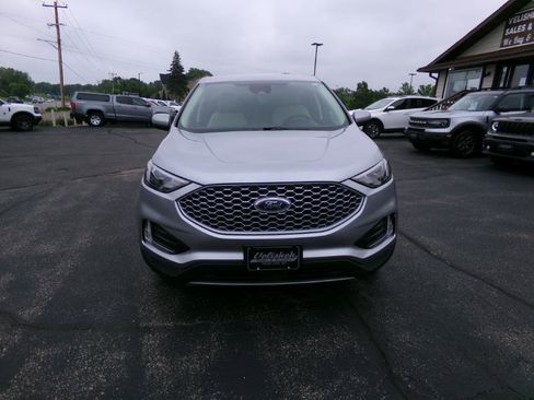 Used 2023 Ford Edge SEL w/ Convenience Package image 4