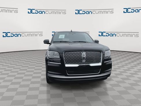 Used 2024 Lincoln Navigator Reserve AWD/4WD image 3