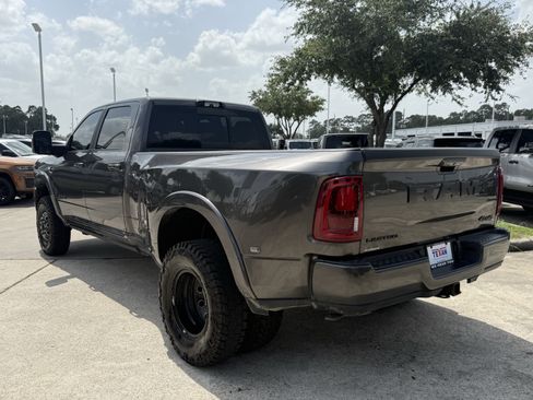 Used 2025 RAM 3500 Limited AWD/4WD image 7