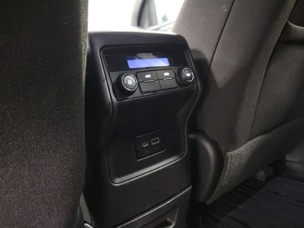 Used 2023 GMC Acadia SLE FWD image 31