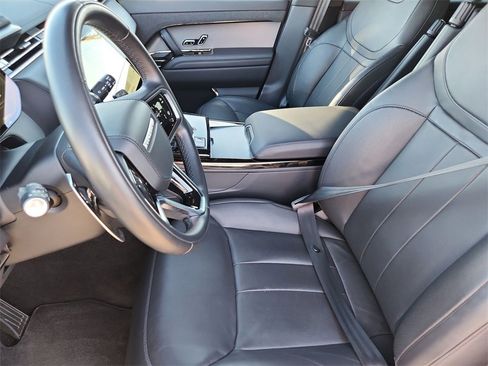 Used 2025 Land Rover Range Rover Sport SE image 10