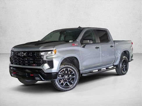 Used 2025 Chevrolet Silverado 1500 LT Trail Boss w/ Convenience Package II AWD/4WD image 2